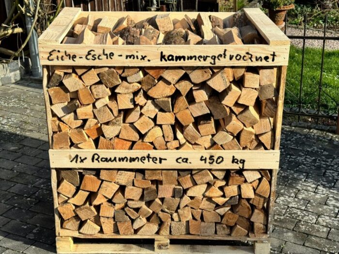 Eiche und Esche Mix Mix (in Boxen gestapelt)